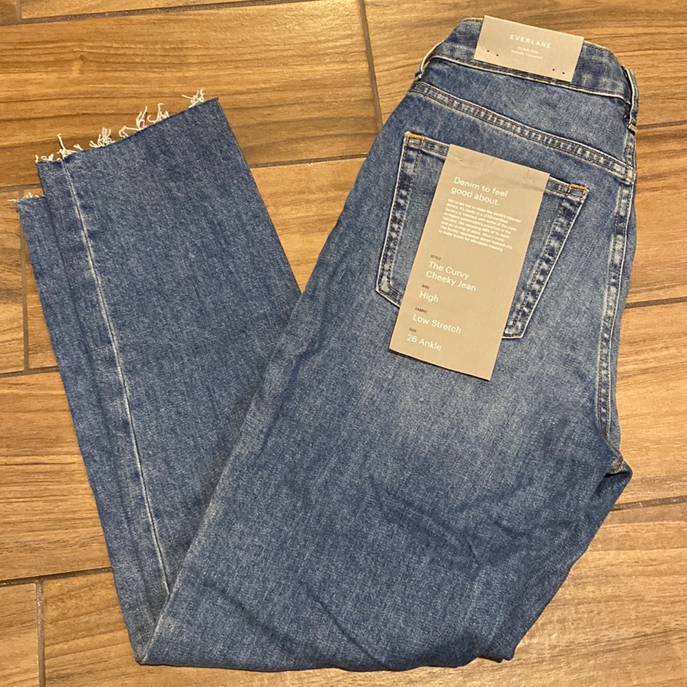NWT Everlane Curvy Cheeky Straight Jean Crop
